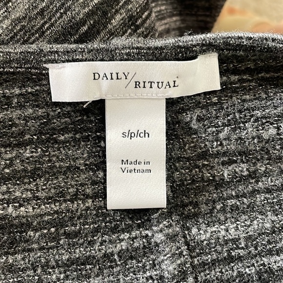 💜 Daily Ritual long sleeve dress 💜 - Picture 5 of 5